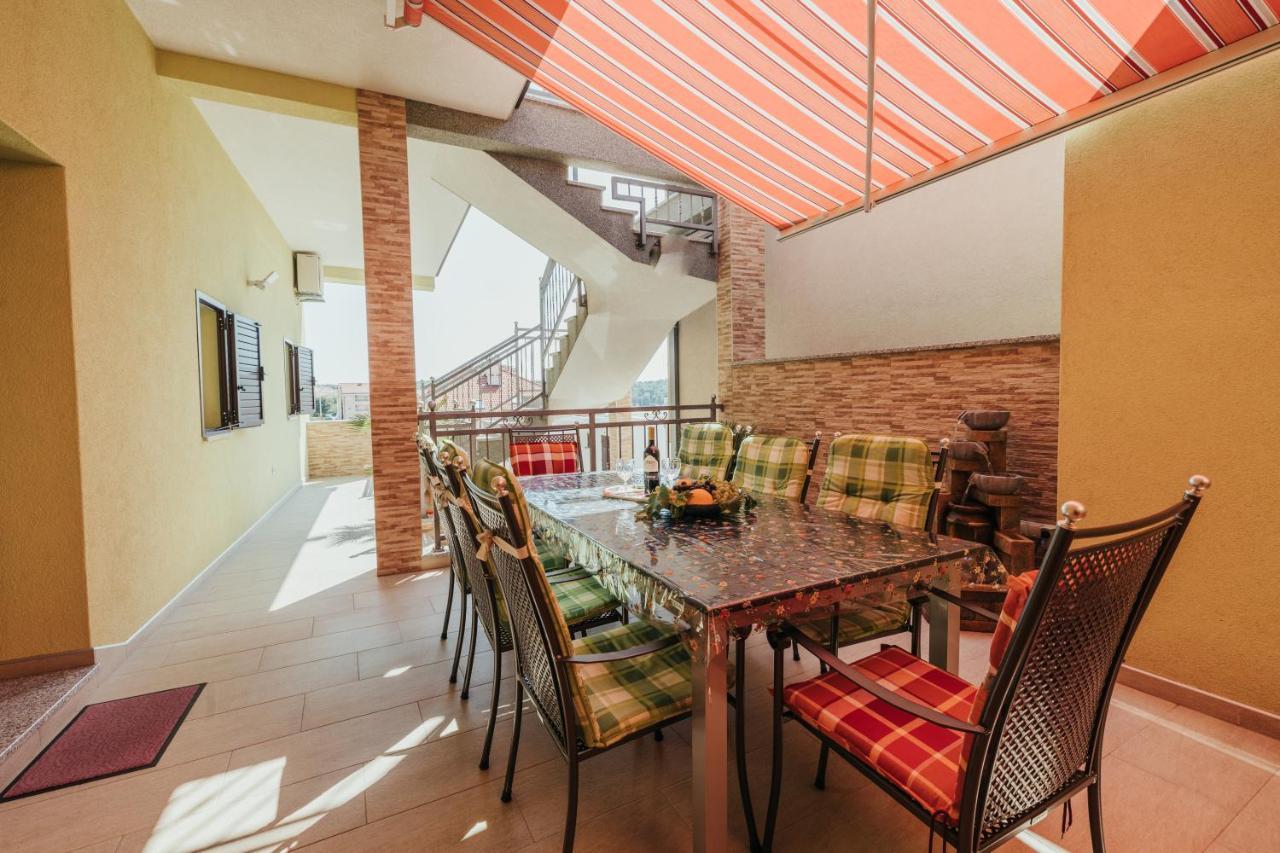 מאקרסקה Apartmani Soldan מראה חיצוני תמונה