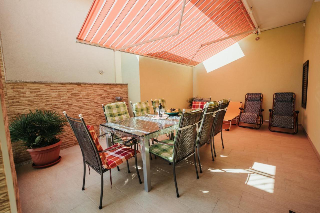 מאקרסקה Apartmani Soldan מראה חיצוני תמונה