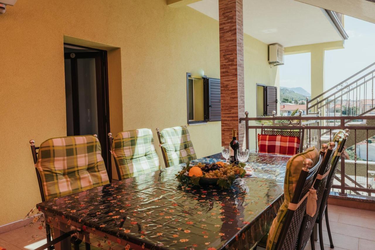 מאקרסקה Apartmani Soldan מראה חיצוני תמונה